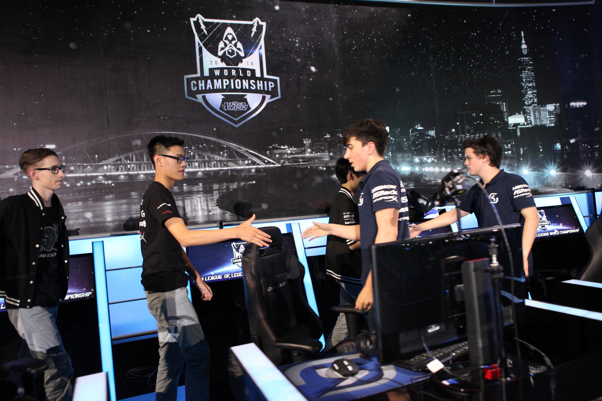 BLG战队电竞盛宴中击败GEN,LCK内战霸主地位受挑战 BLG战队电竞盛宴中击败GEN,LCK内战霸主地位受挑战